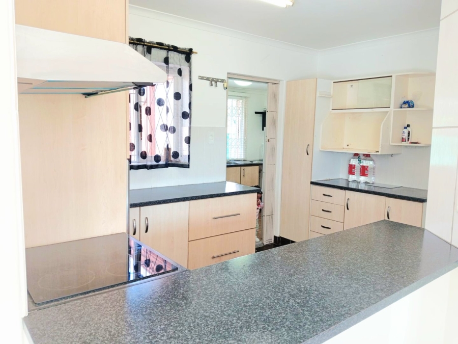 To Let 3 Bedroom Property for Rent in Overbaakens Eastern Cape